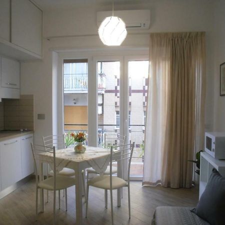 Lovely Little Apartment In Via Aurelia Roma Exterior foto