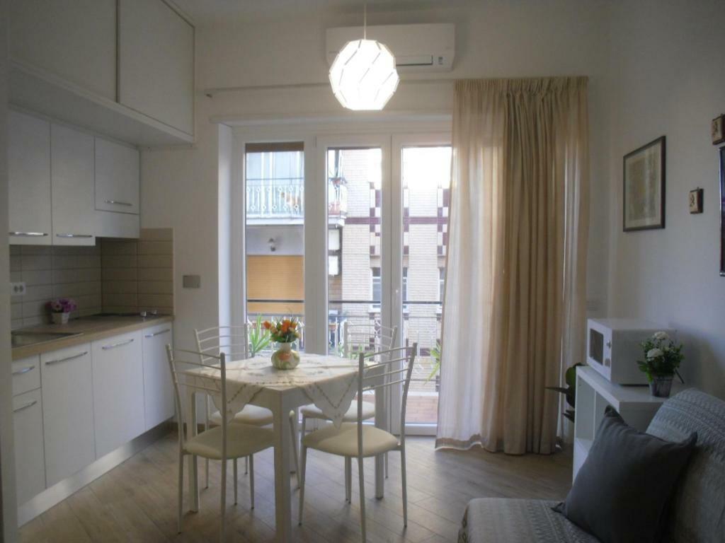 Lovely Little Apartment In Via Aurelia Roma Exterior foto