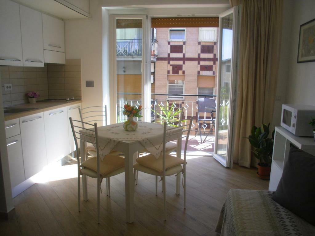 Lovely Little Apartment In Via Aurelia Roma Exterior foto
